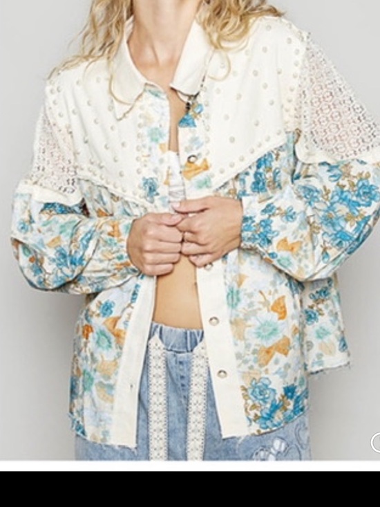 POL Tops - POL Lace Floral Print Long Sleeve Top